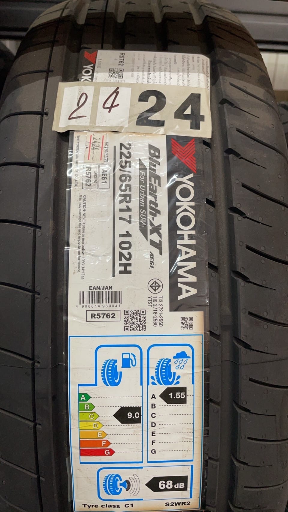ยางรถยนต์ YOKOHAMA รุ่น BLUEARTH-XT AE61 D  ขนาด 215/55R18 จำนวน 4 เส้น